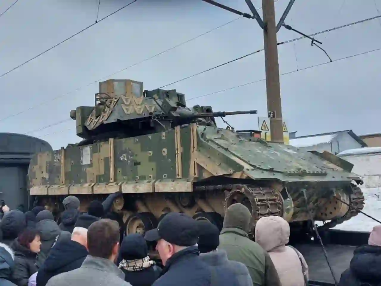 الروس يختبرون مركبة برادلي القتالية الأمريكية تم الاستيلاء عليها في أوكرانيا