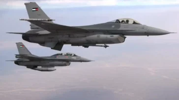مقاتلتين أردنيتين من نموذج إف-16