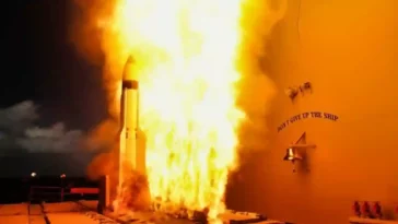 البحرية الأمريكية استخدمت صاروخها الاعتراضي SM-3 لأول مرة ضد الصواريخ الإيرانية