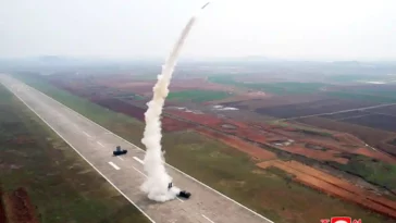 كوريا الشمالية تختبر رأسًا حربيًا كبيرًا للغاية لصاروخ كروز الاستراتيجي Hwasal-1 Ra-3