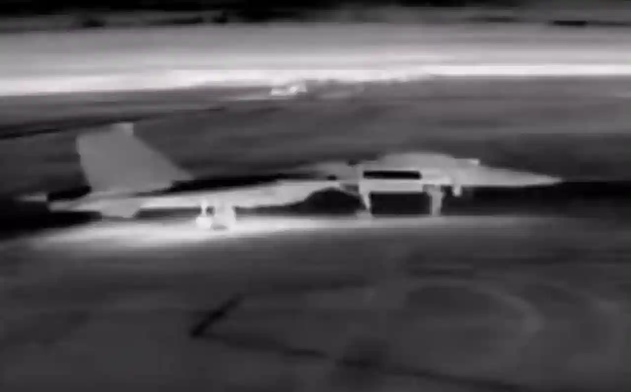 أوكرانيا تستهدف قاعدة جوية روسية مجددًا، وتدمر مقاتلات "سو-27" - موقع الدفاع العربي