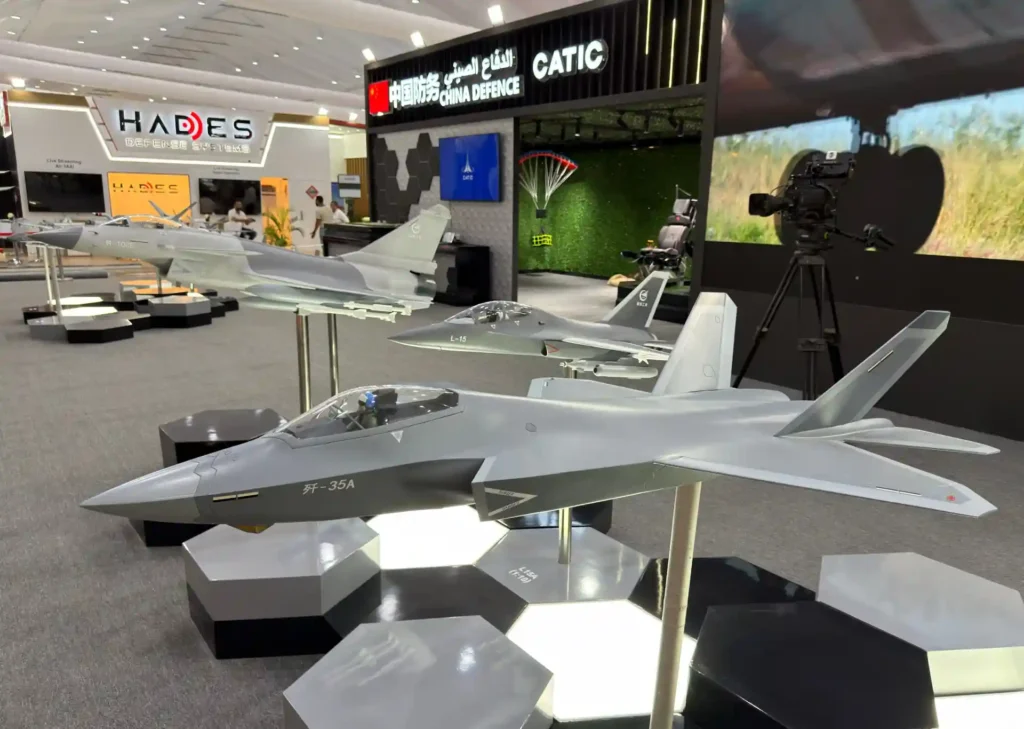 J-35A وSu-57E وF-15 وA-10.. أبرز الطائرات المتنافسة على اهتمام مصر في معرض العلمين J-35A وSu-57E وF-15 وA-10.. أبرز الطائرات المتنافسة على اهتمام مصر في معرض العلمين